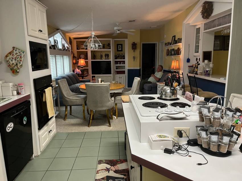 1284 Las Brisas Lane a Winter Haven, FL Mobile or Manufactured Home for Sale
